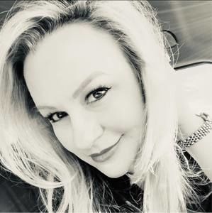 Meet your Posher, Jeni